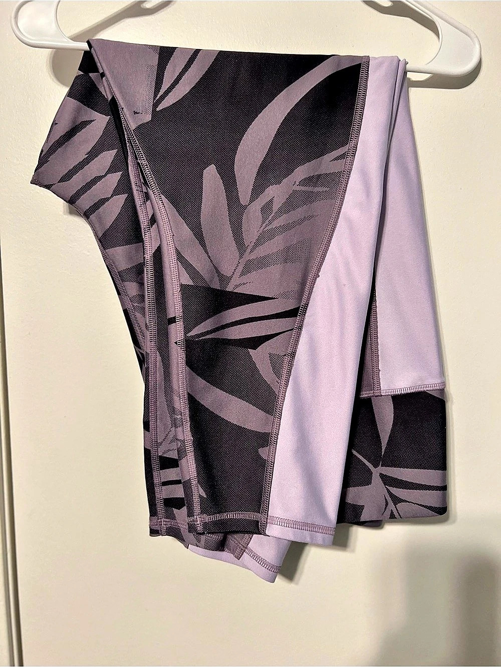 Under Armour Women's Abstract Athletic leggings in Purple & Black